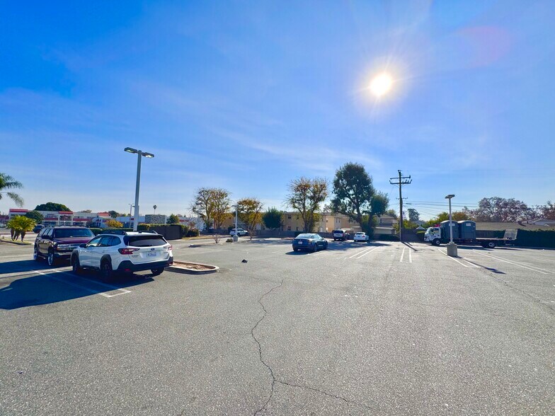 More Photos Of 9952 Las Tunas Dr, Temple City Drugstore For Lease