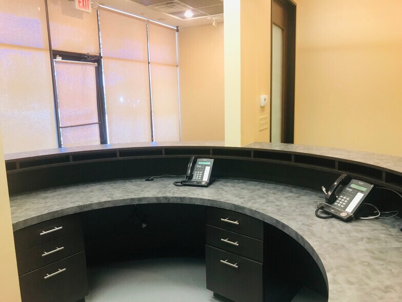 More Photos Of 13107-13141 W Lake Houston Pky, Houston Unknown For Lease