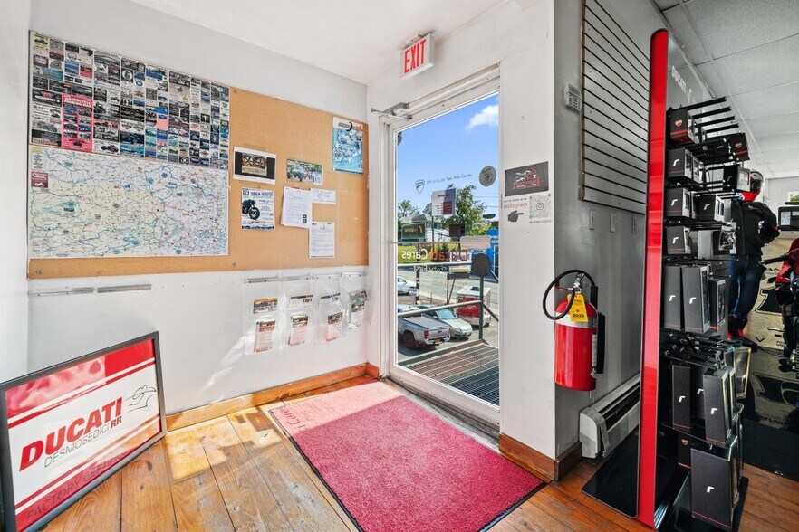 More Photos Of 1005 Route 9W, Fort Montgomery Auto Repair For Sale