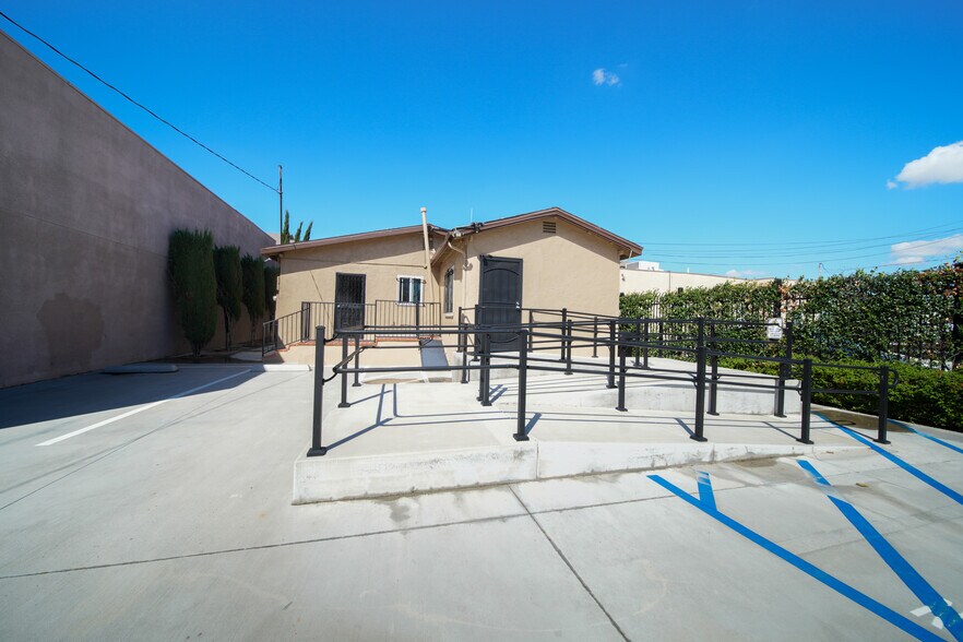 More Photos Of 13624 San Antonio Dr, Norwalk Office For Lease
