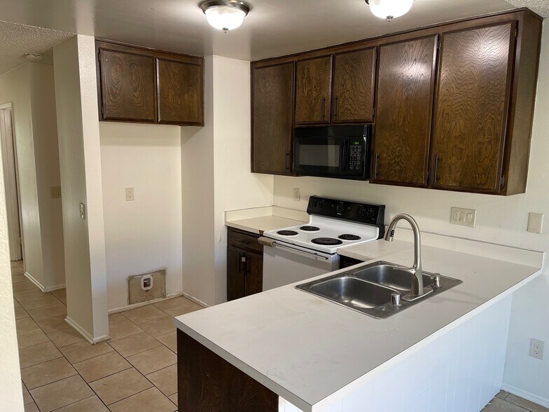 More Photos Of 2362 Wyandote Ave, Placentia Apartments For Sale