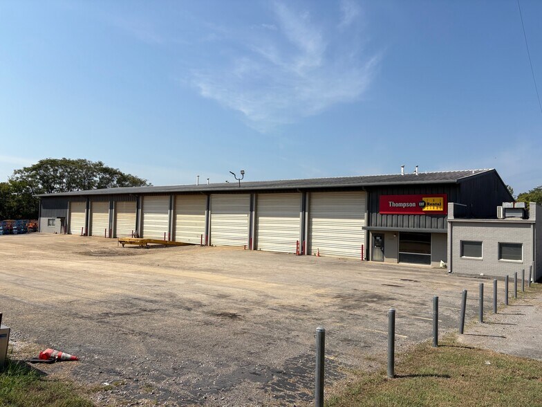 More Photos Of 1333 Foster Ave, Nashville Service For Lease