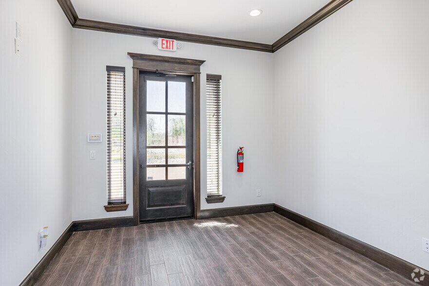 More Photos Of 2900 Washington Dr, Norman Unknown For Lease