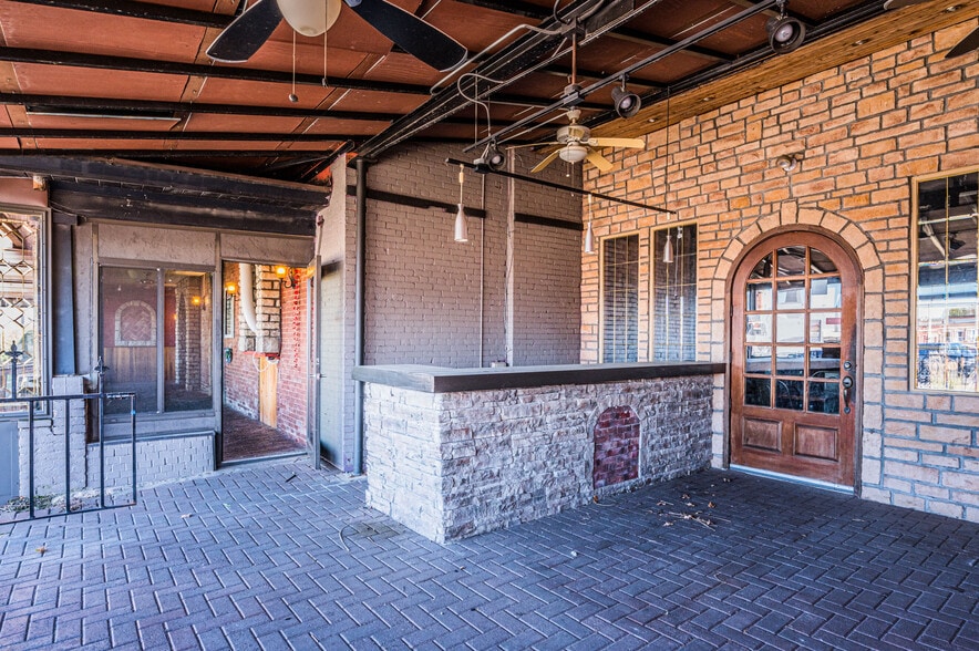 More Photos Of 1026-1038 Chestnut St, Bowling Green Restaurant For Sale