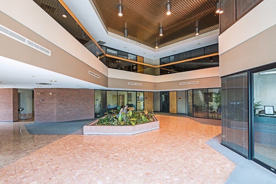 More Photos Of 1550 E Missouri Ave, Phoenix Office For Sale
