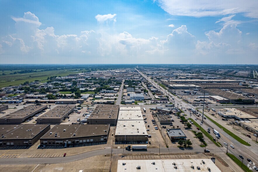 More Photos Of 3276-3284 Quebec St, Dallas Unknown For Lease