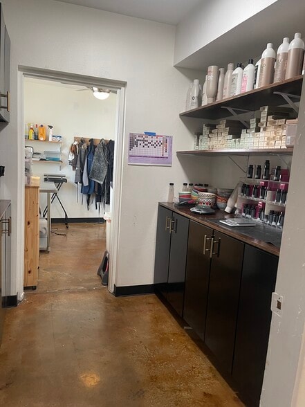 More Photos Of 2546 E Indian School Rd, Phoenix Storefront Retail Office For Lease