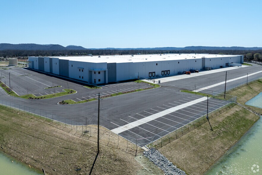 More Photos Of 450 Plaza Park Blvd, Lebanon Junction Warehouse For Sale