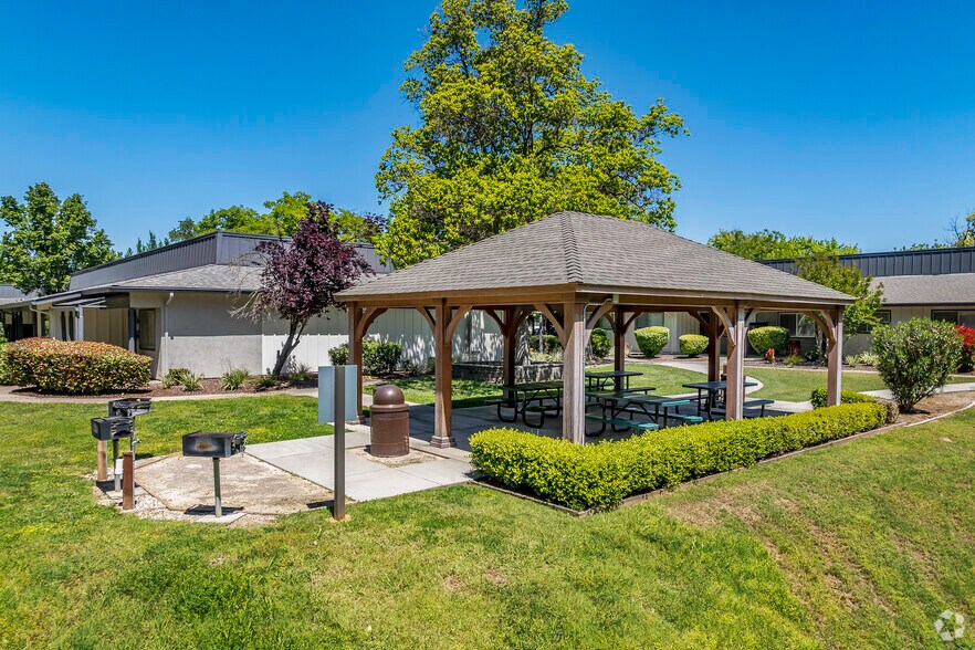 More Photos Of 6546 Auburn Blvd, Citrus Heights Apartments For Sale