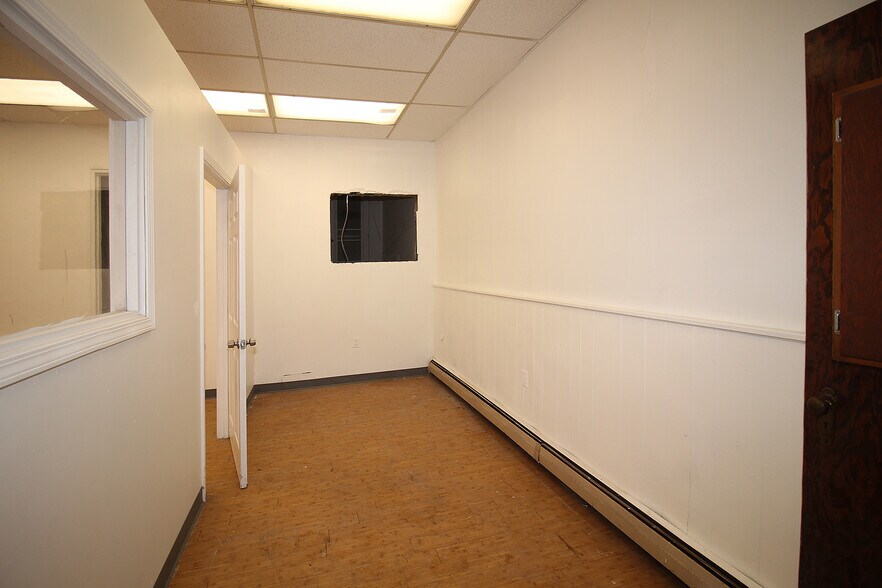 More Photos Of 429 N State St, Clairton Storefront Retail Office For Sale