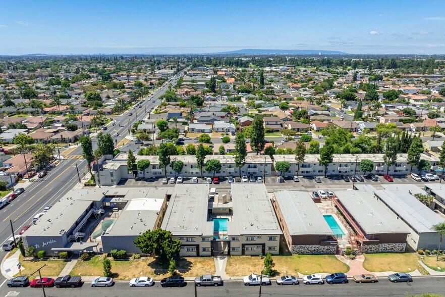 More Photos Of 7370 Neo St, Downey Apartments For Sale