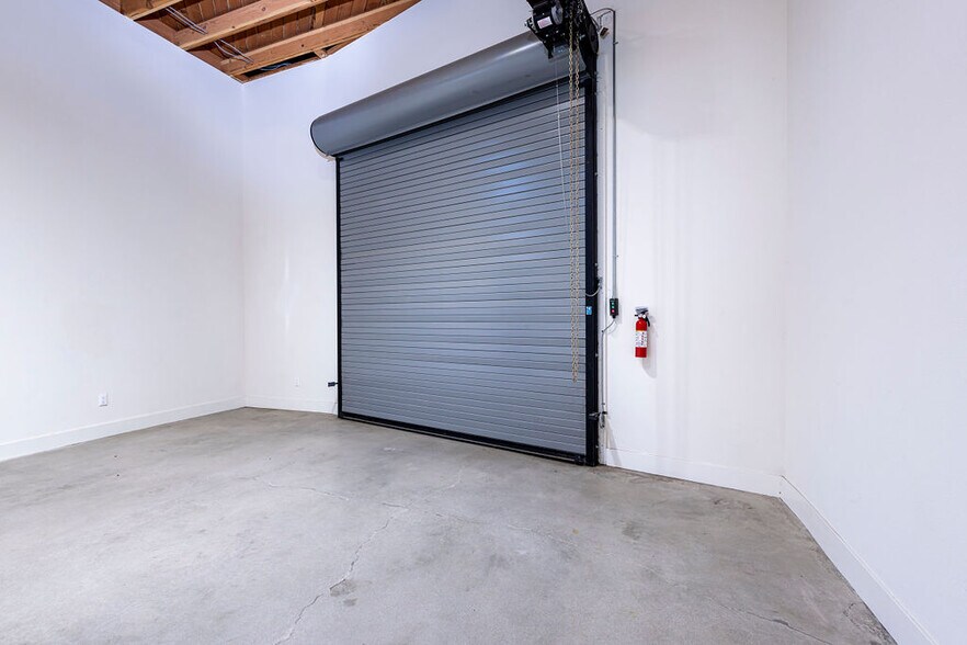 More Photos Of 5131-5137 W Jefferson Blvd, Los Angeles Warehouse For Lease