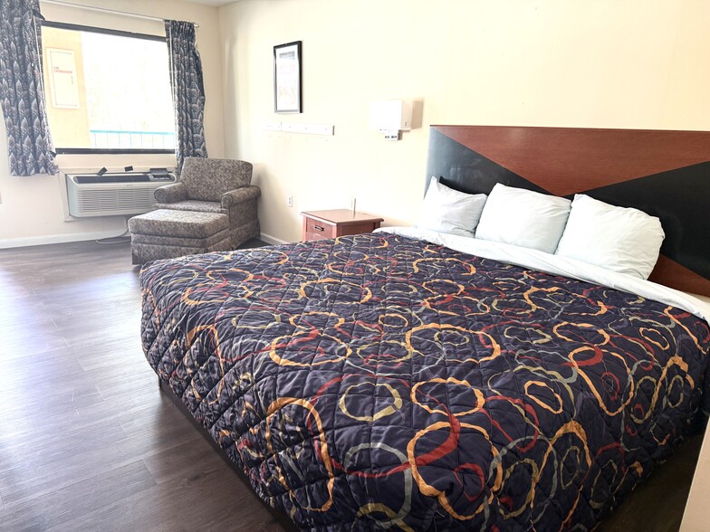 More Photos Of 547 S Archusa Ave, Quitman Hotel For Sale