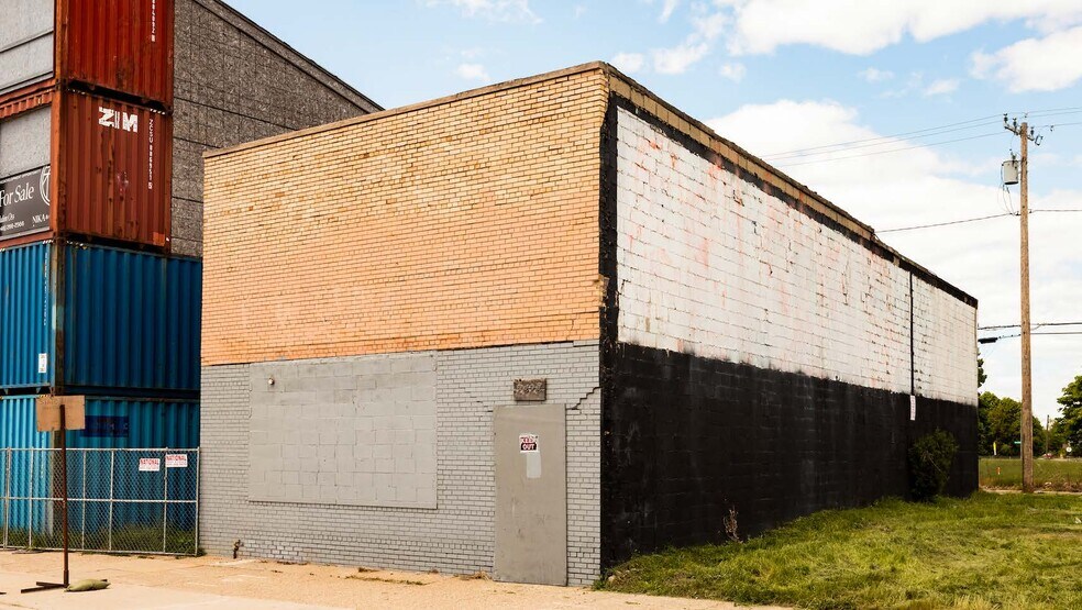 More Photos Of 2424 Michigan Ave, Detroit Storefront For Sale