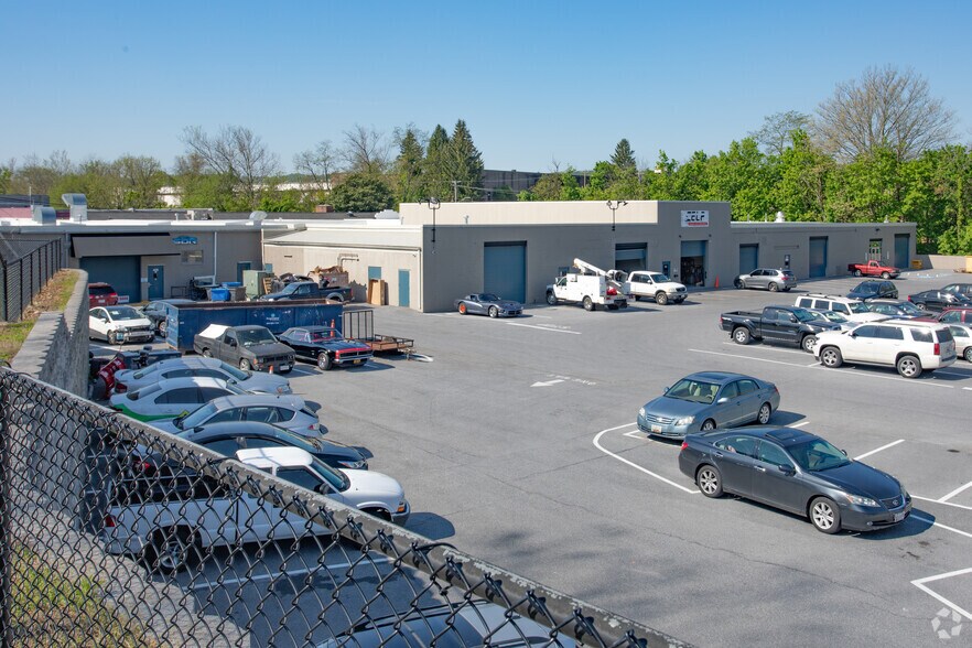 More Photos Of 100 Cockeysville Rd, Hunt Valley Flex For Lease