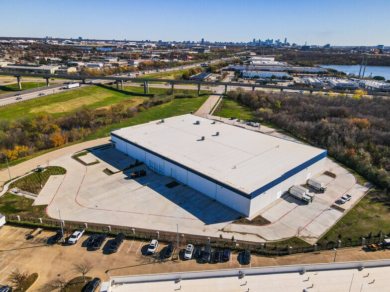 More Photos Of 7 Justice Way, Dallas Warehouse For Lease
