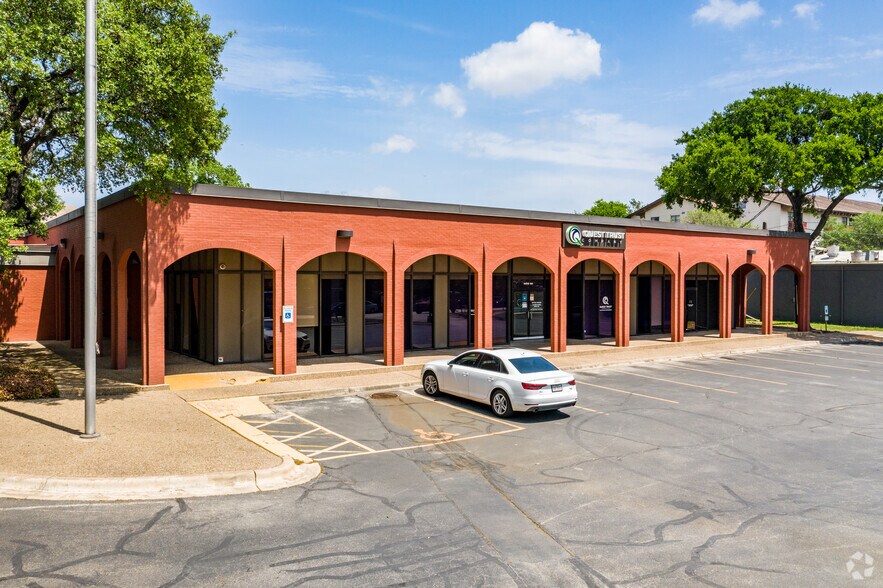 More Photos Of 100 E Anderson Ln, Austin Office For Lease