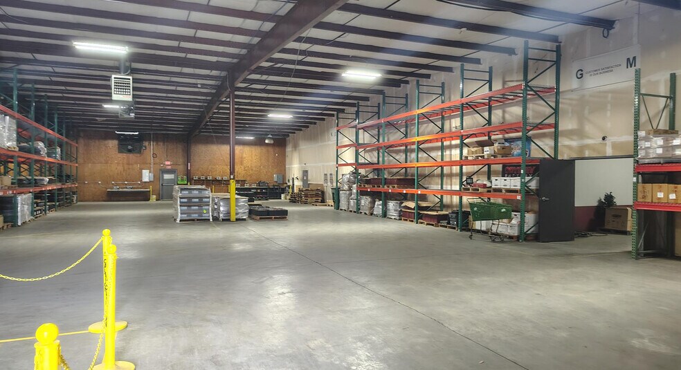 More Photos Of 4858 Mercer University Dr, Macon-Bibb Warehouse For Lease