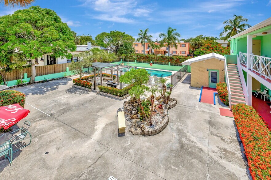 More Photos Of 320 N Federal Hwy, Lake Worth Hotel For Sale