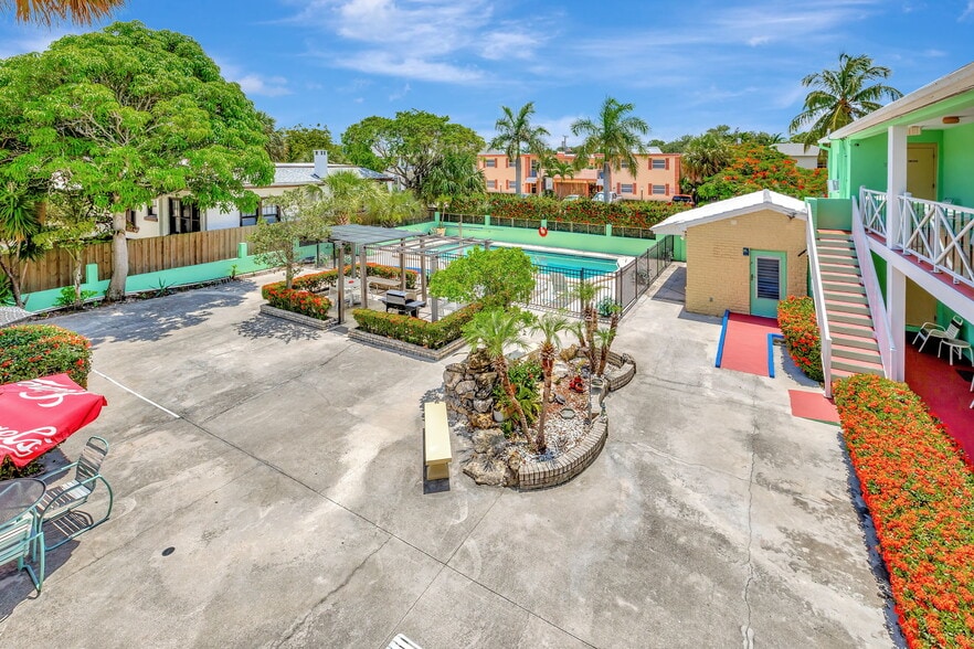 More Photos Of 320 N Federal Hwy, Lake Worth Hotel For Sale