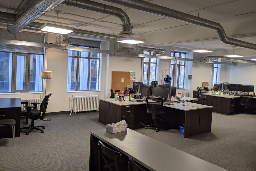 More Photos Of 372 Bay St, Toronto Office For Lease