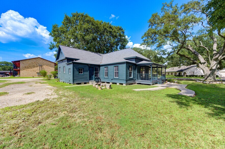 More Photos Of 602 E Myrtle St, Angleton Office Residential For Sale