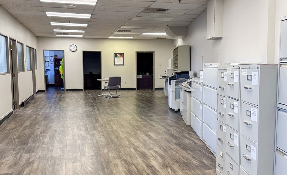 More Photos Of 45 N 4th St, Quakertown Warehouse For Lease