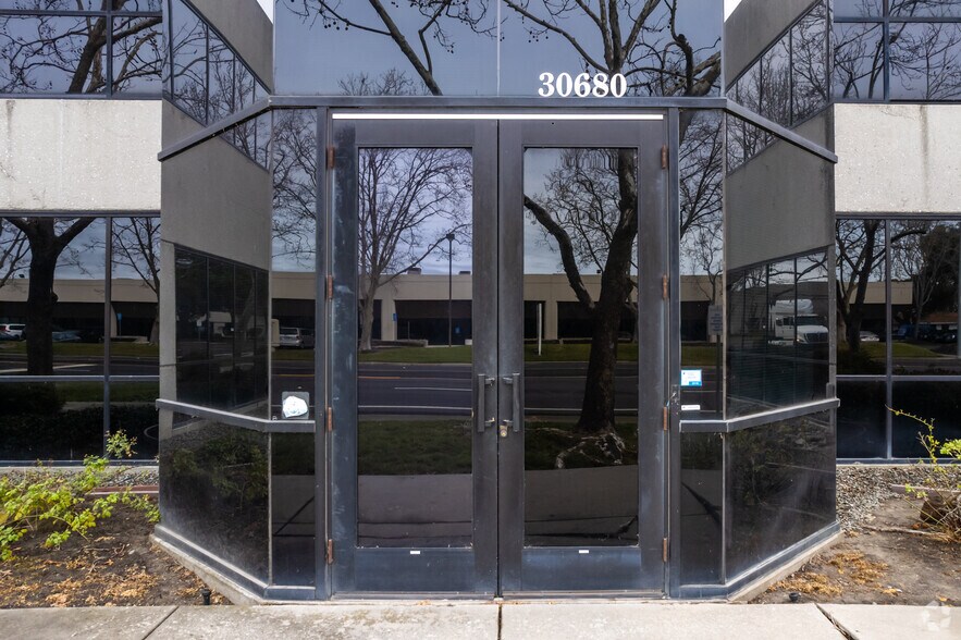 More Photos Of 30680 Huntwood Ave, Hayward Research And Development For Lease
