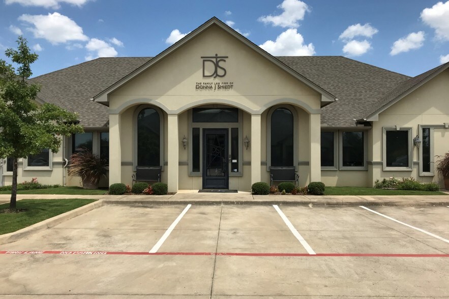 More Photos Of 3216 W Arkansas Ln, Dalworthington Gardens Office For Lease