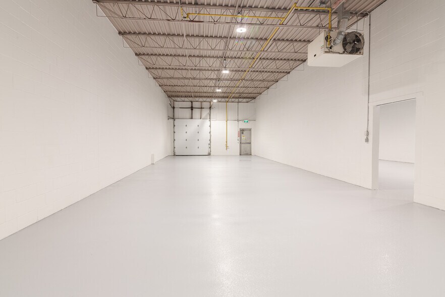 More Photos Of 2710 Lancaster Rd, Ottawa Warehouse For Sale