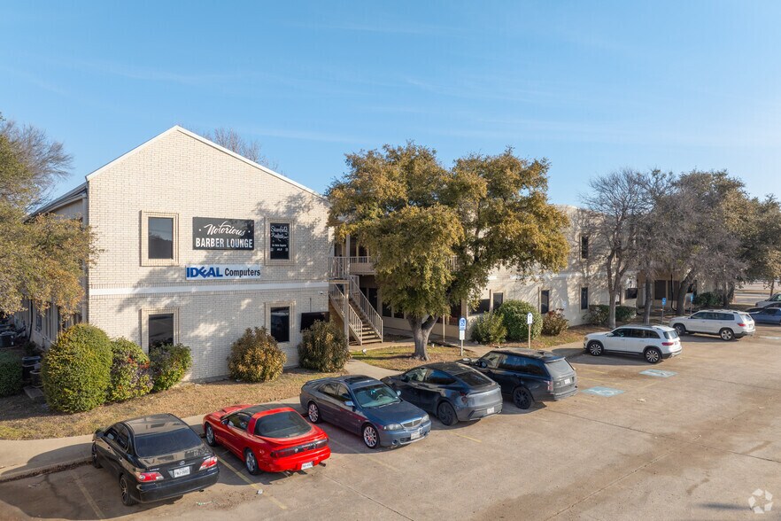 More Photos Of 2305 Oak Ln, Grand Prairie Office For Sale