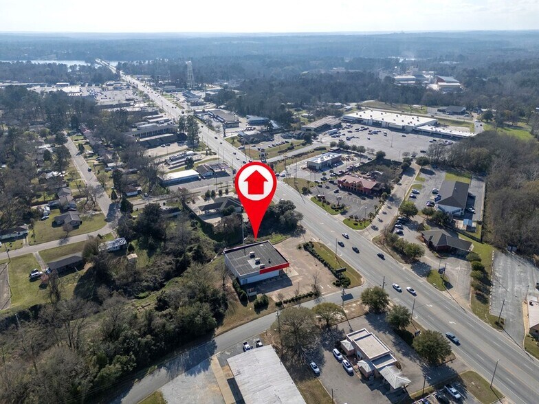 More Photos Of 1205 S Eufaula Ave, Eufaula Freestanding For Sale