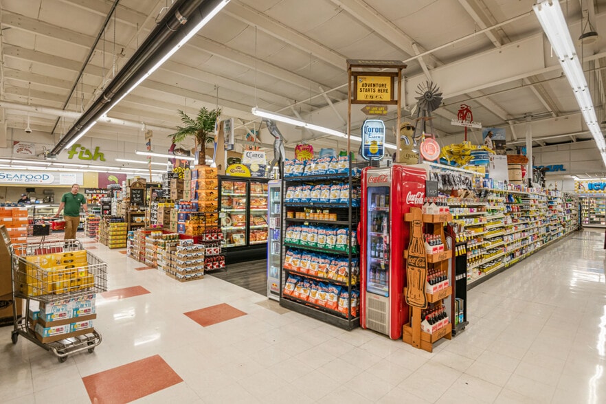 More Photos Of 704 SW Higgins Ave, Missoula Supermarket For Sale