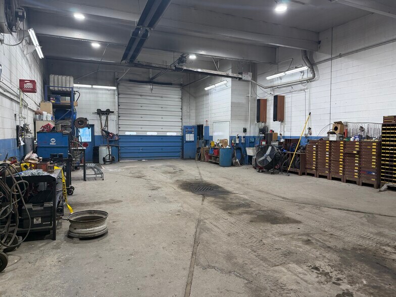 More Photos Of 240 Brian Ave, Silverthorne Warehouse For Sale