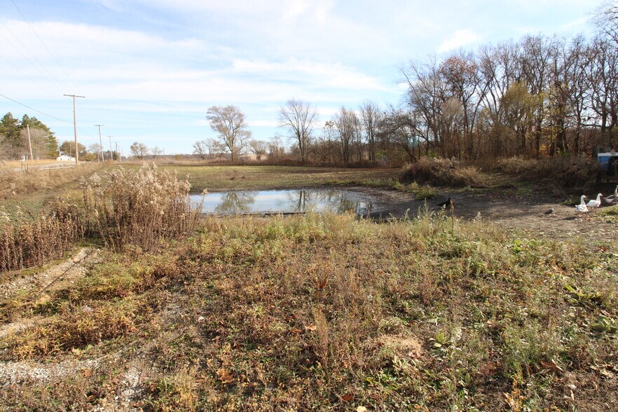 More Photos Of 245 E Toto Rd, Knox Freestanding For Sale