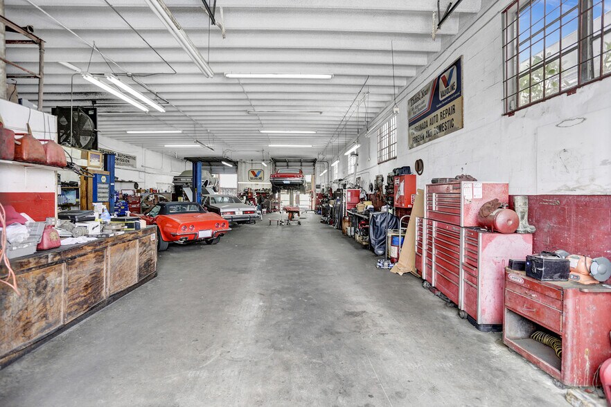 More Photos Of 1040 NE 44th St, Oakland Park Auto Repair For Sale