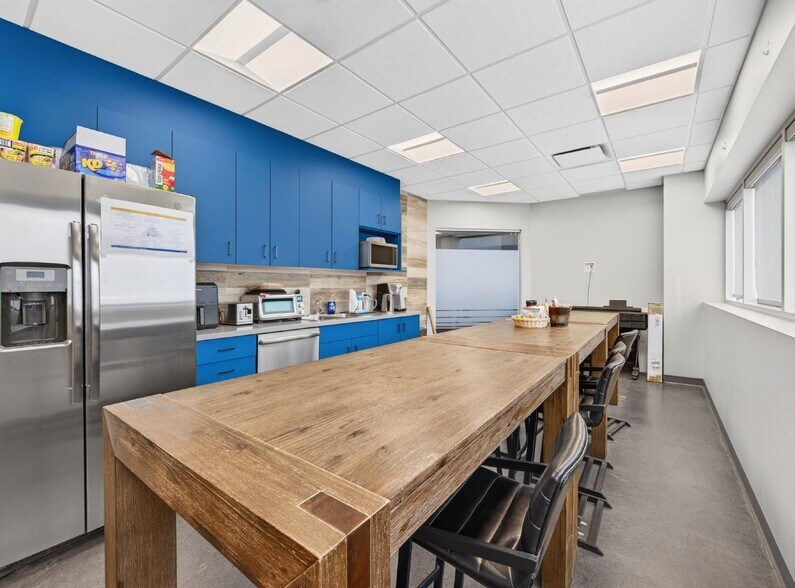 More Photos Of 13080 25 St NE, Edmonton Service For Sale