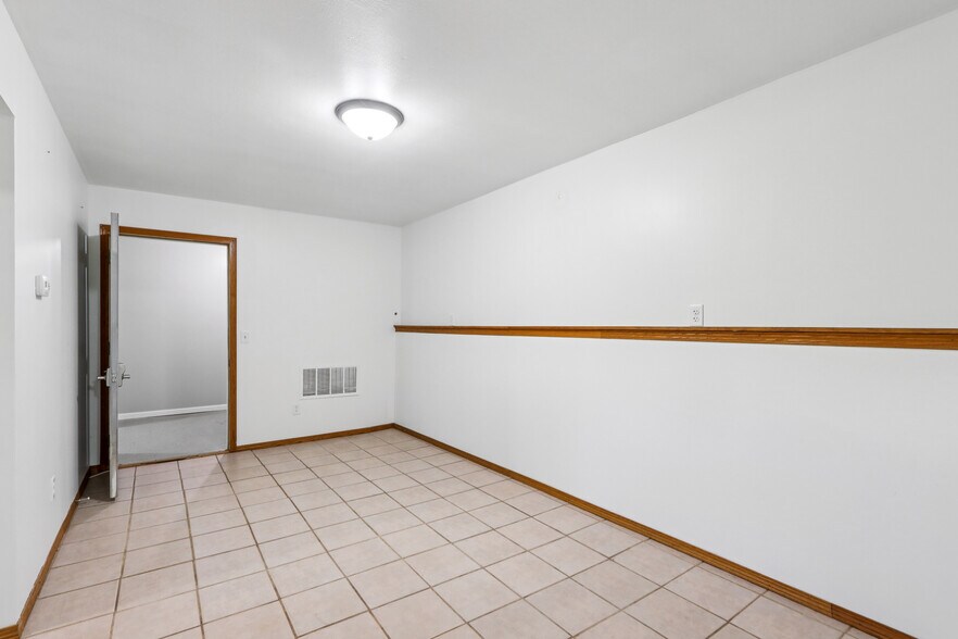 More Photos Of W9231 Bobolink Rd, Reeseville Warehouse For Sale