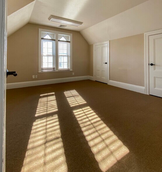 More Photos Of 12 Library St, Framingham Office For Lease