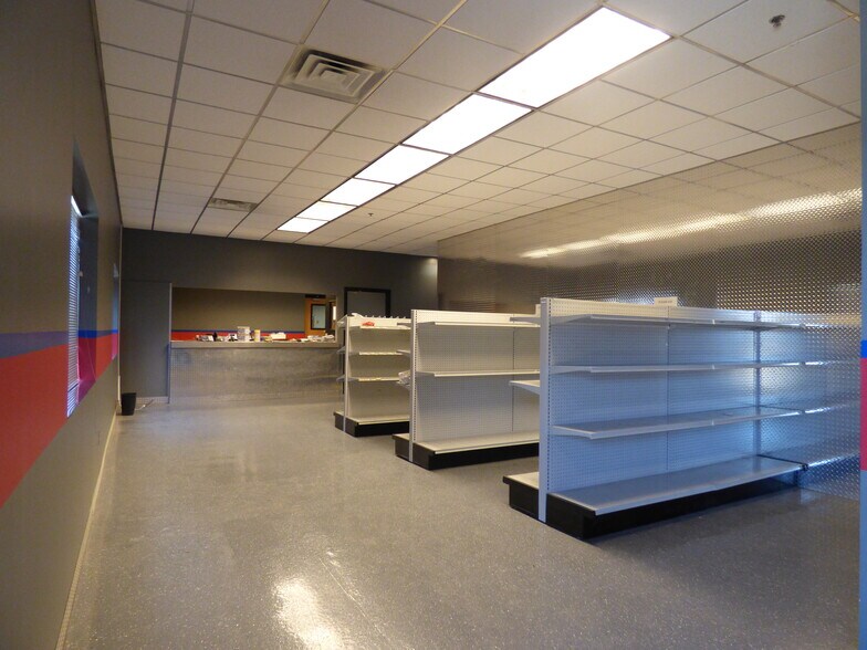 More Photos Of 9323 Garfield Ave S, Bloomington Distribution For Sale