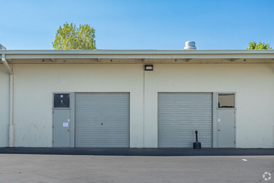 More Photos Of 7505 NE Ambassador Pl, Portland Unknown For Lease