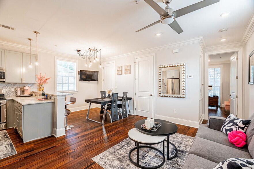 More Photos Of 1201 Baronne St, New Orleans Hotel For Sale