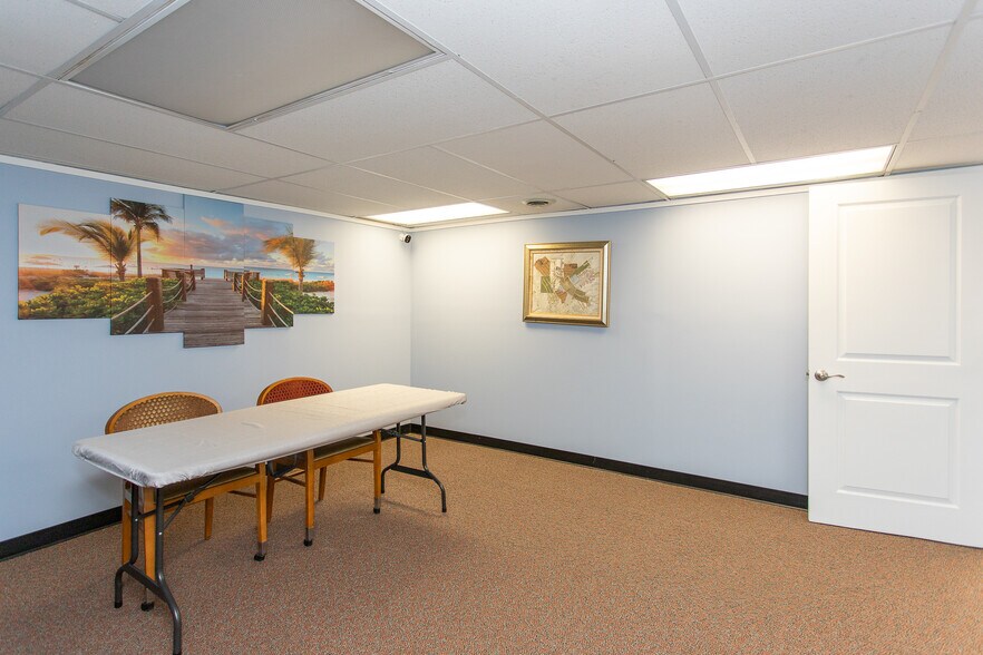 More Photos Of 1265 W Huron St, Waterford Medical For Lease