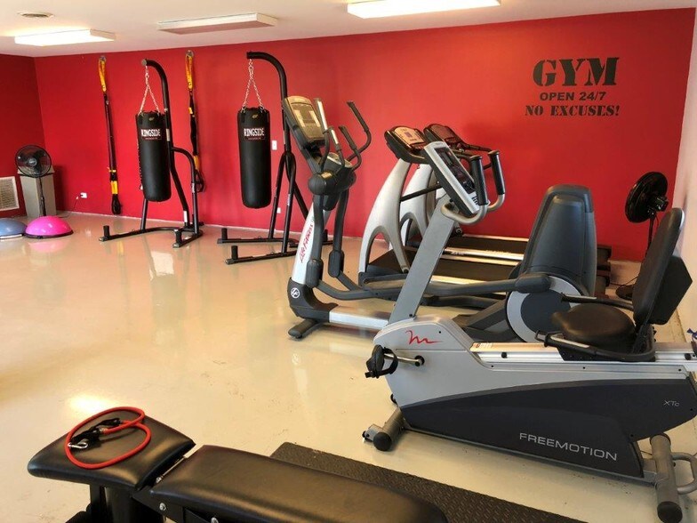 More Photos Of 3813 Illinois Ave, St Charles Office For Sale