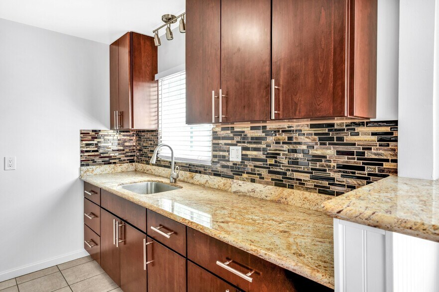 More Photos Of 1919 Curtis St, Berkeley Apartments For Sale