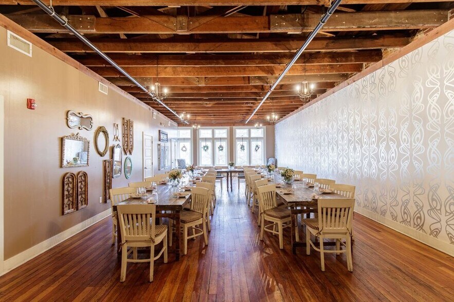 More Photos Of 132 N Patterson St, Valdosta Restaurant For Sale