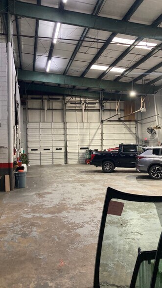 More Photos Of 1650 S Beltline Hwy, Mobile Showroom For Sale