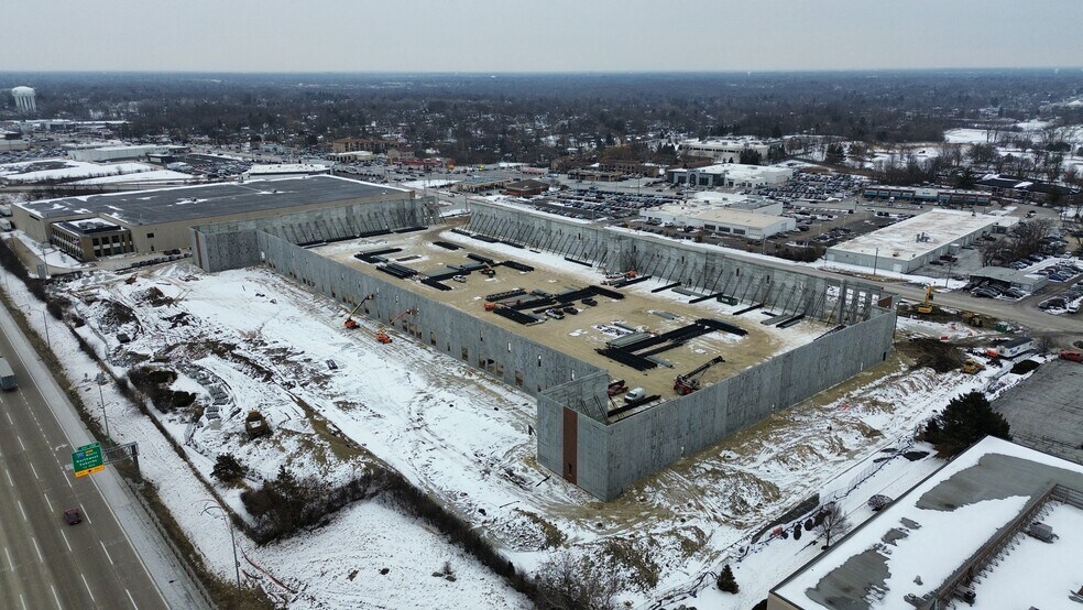 More Photos Of 2300 Warrenville Rd, Downers Grove Warehouse For Lease