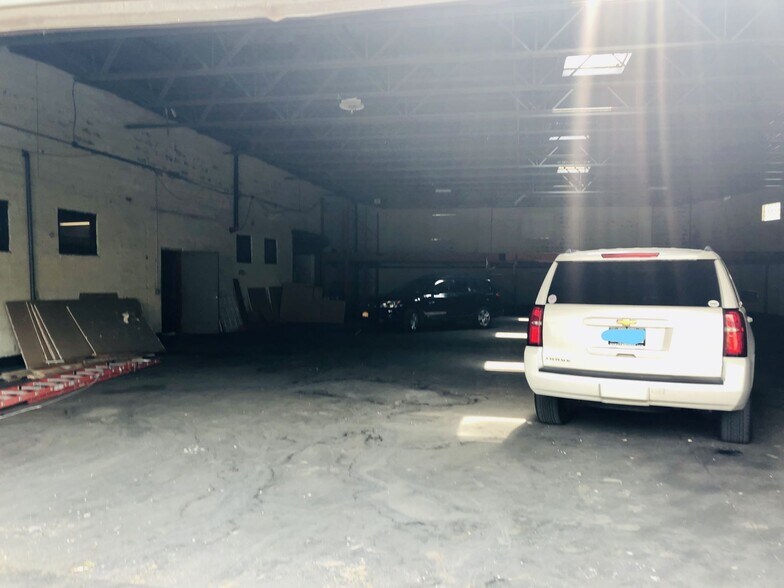 More Photos Of 100 Carney St, Glen Cove Manufacturing For Sale