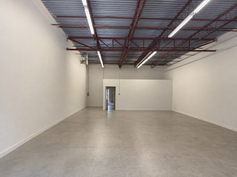 More Photos Of 17 Sterling Rd, Billerica Flex For Lease